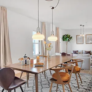  Apartment Sanders Haven - Lovely Two-bedroom In Historical